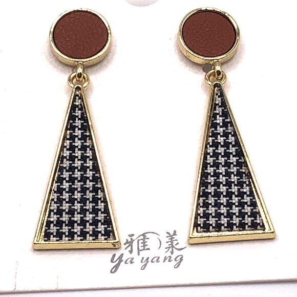 NWT Retro 70s Style Houndstooth Geometric Drop Earrings - Picture 1 of 9